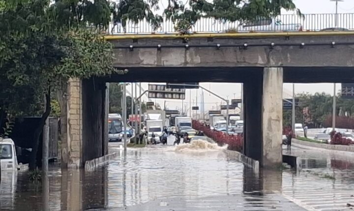 Alagamentos bloqueiam trechos da marginal Tietê e outras vias de São Paulo