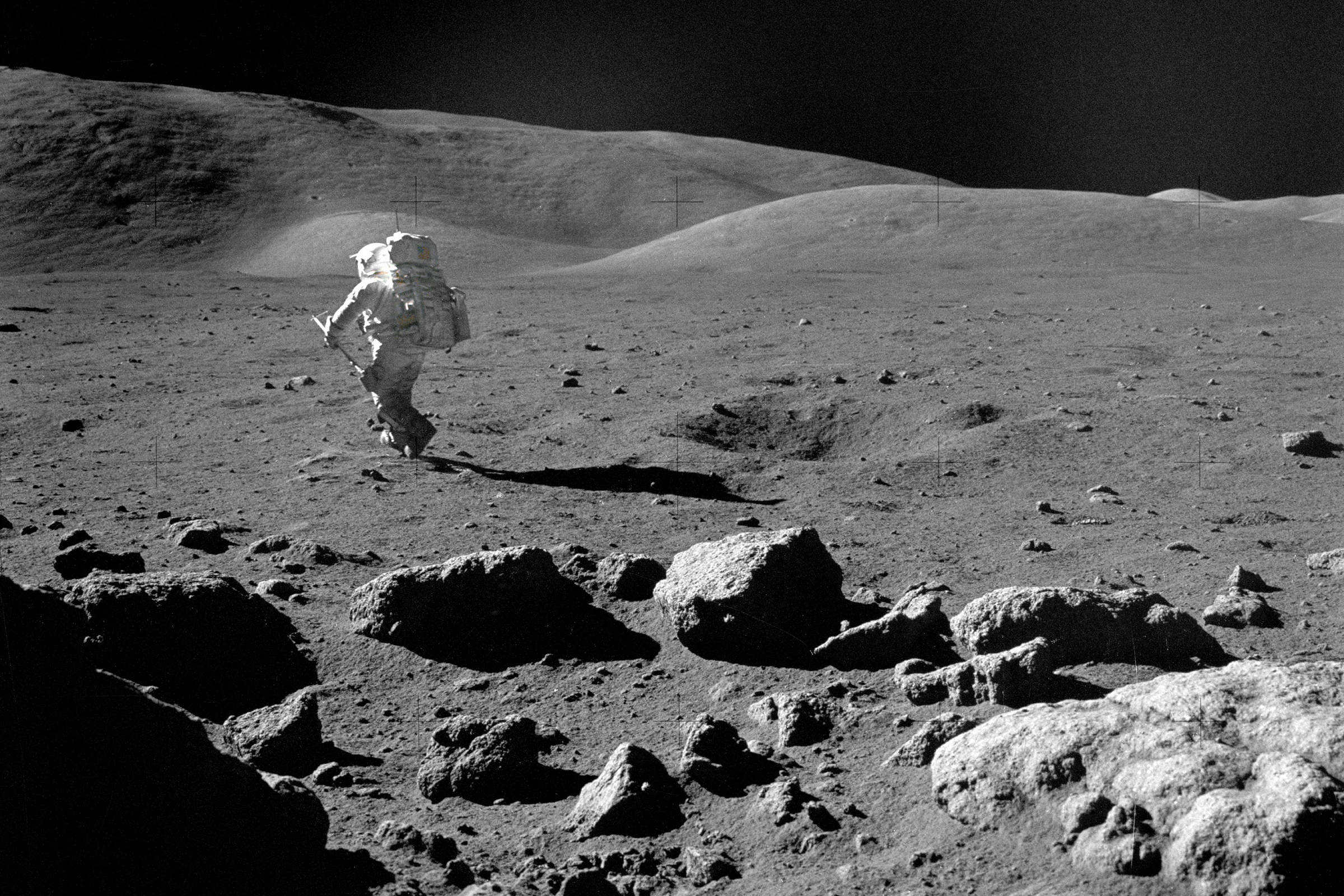 Cientistas querem descobrir se há detritos de civilizações alienígenas na Lua
