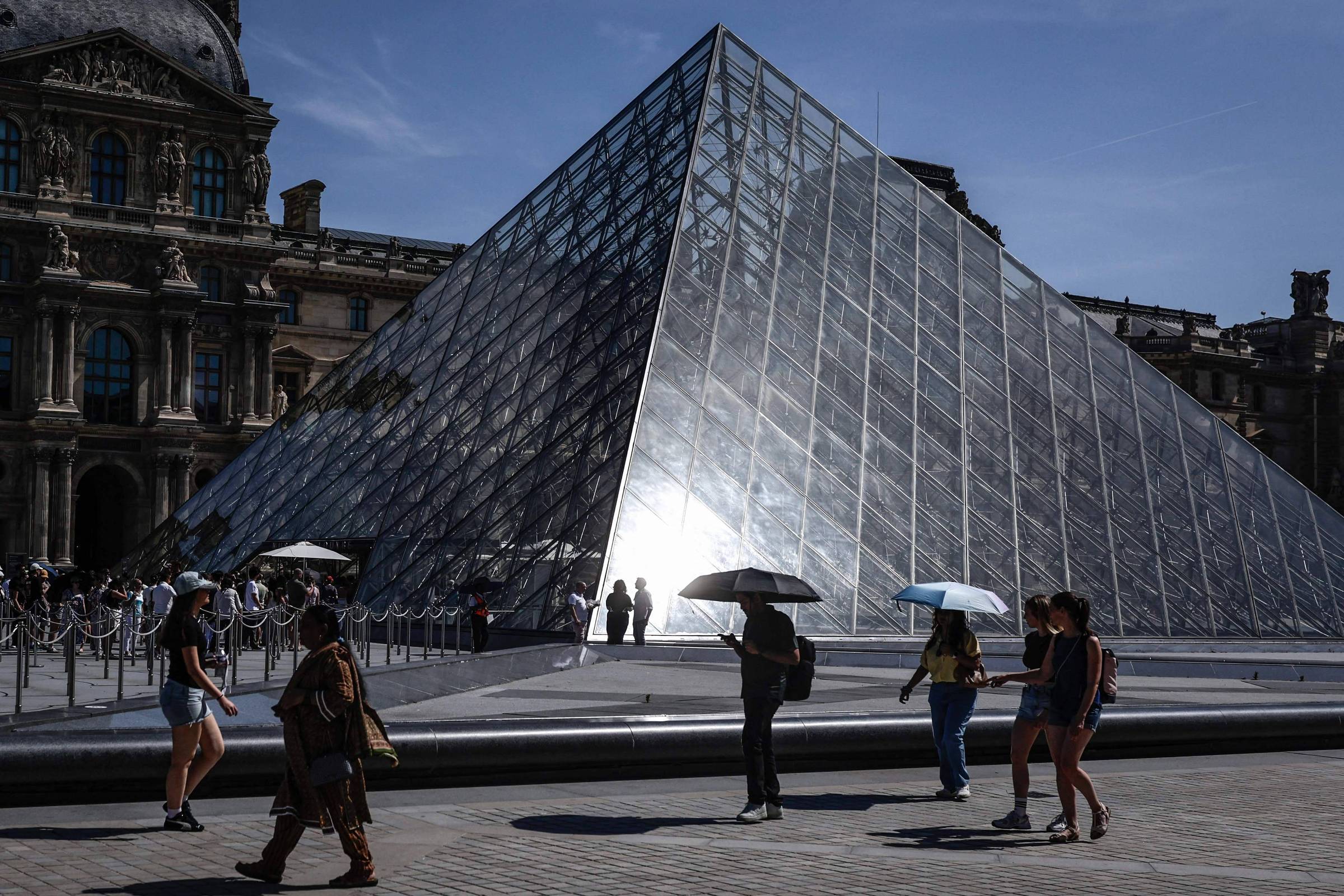 Museus da França enfrentam forte escrutínio após onda de invasões e furtos de obras de arte