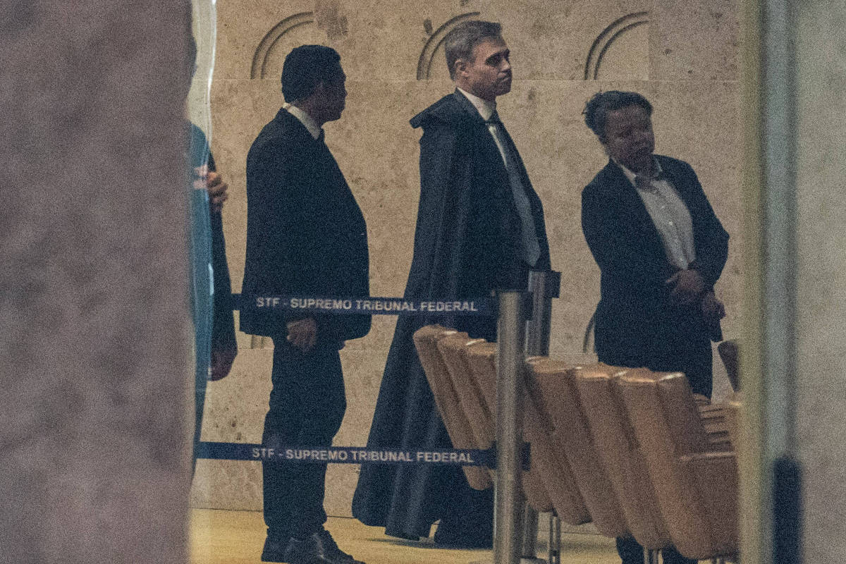 Julgamento expõe profundas divisões no STF sem apontar solução para a crise institucional
