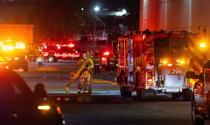 Queda de helicóptero de emissora de TV deixa três mortos em Los Angeles