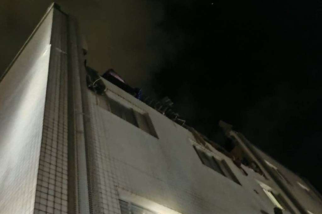 Explosão de botijão de gás em apartamento deixa duas pessoas feridas em Mongaguá