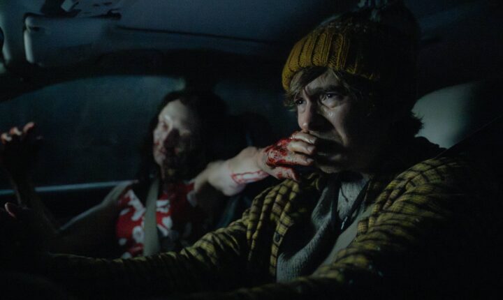 Diretor de ‘A Hora do Mal’ encara zumbis dentro e fora das telas com ‘Resident Evil’