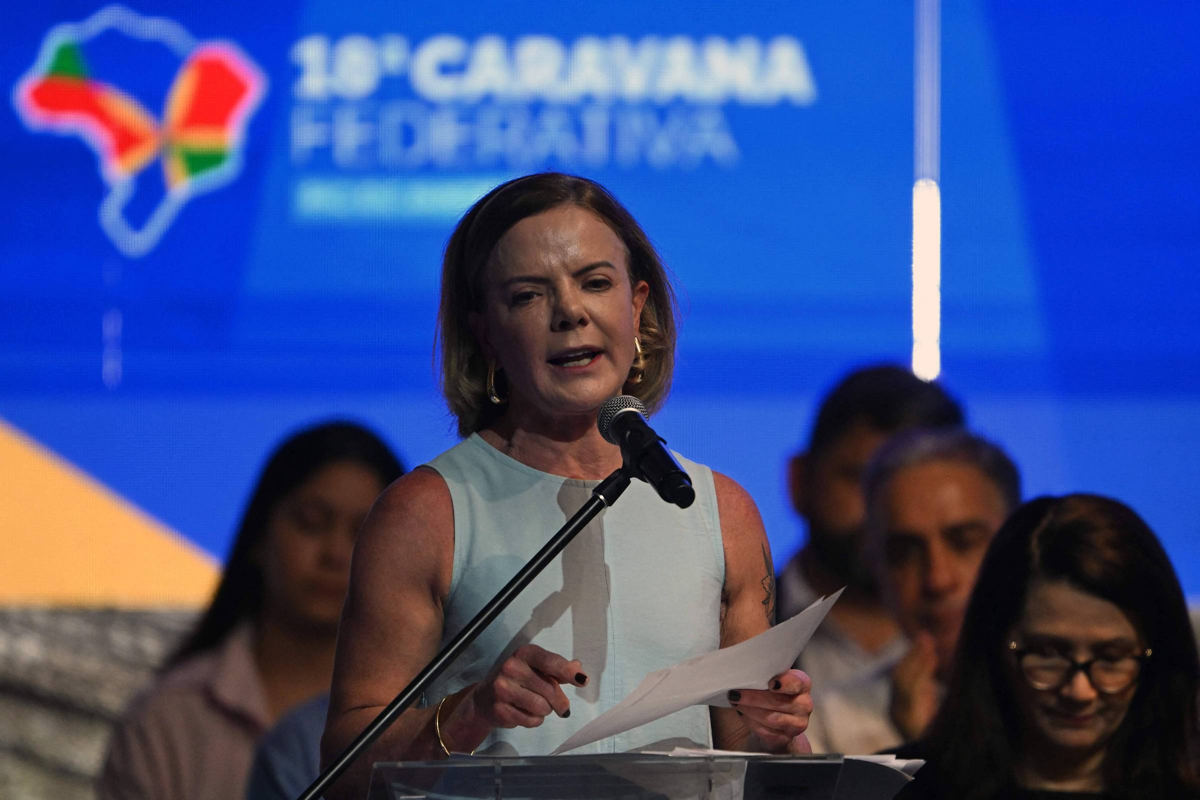 Gleisi Hoffmann aciona o TSE para derrubar publicações que questionam o voto feminino