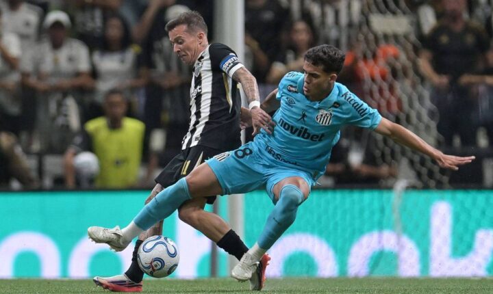 Goleiro pega três pênaltis e Atlético-MG elimina o Santos e vai à semifinal da Sul-Americana
