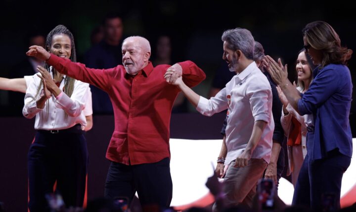 Lula chama governadora do DF de cínica e descarta ajuda federal ao BRB