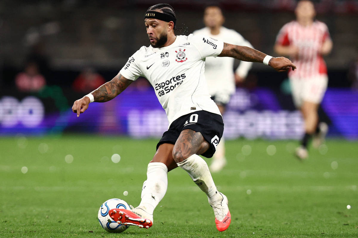 Memphis isola pênalti, Corinthians cai diante do Estudiantes e é eliminado da Libertadores