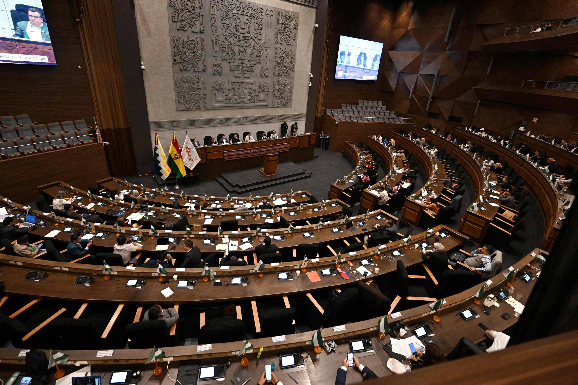 Congresso da Bolívia amplia estado de emergência por mais 90 dias