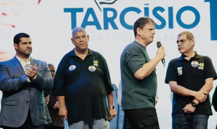 Tarcísio define como ‘institucional’ relação com Milton Leite após alvo de operação policial