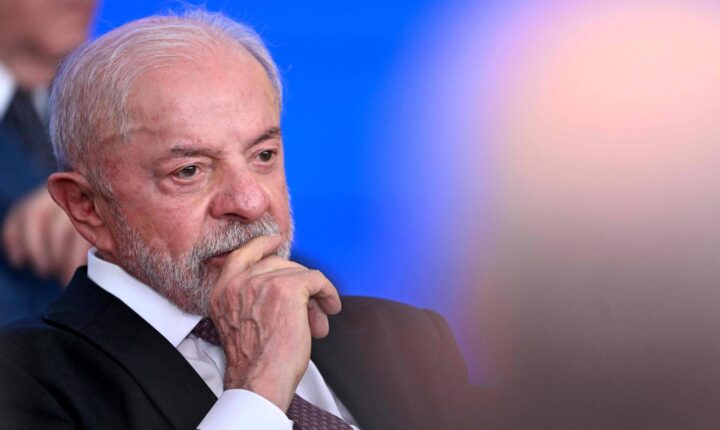 Governo opta por reajuste linear no Bolsa Família às vésperas das eleições e amplia gastos