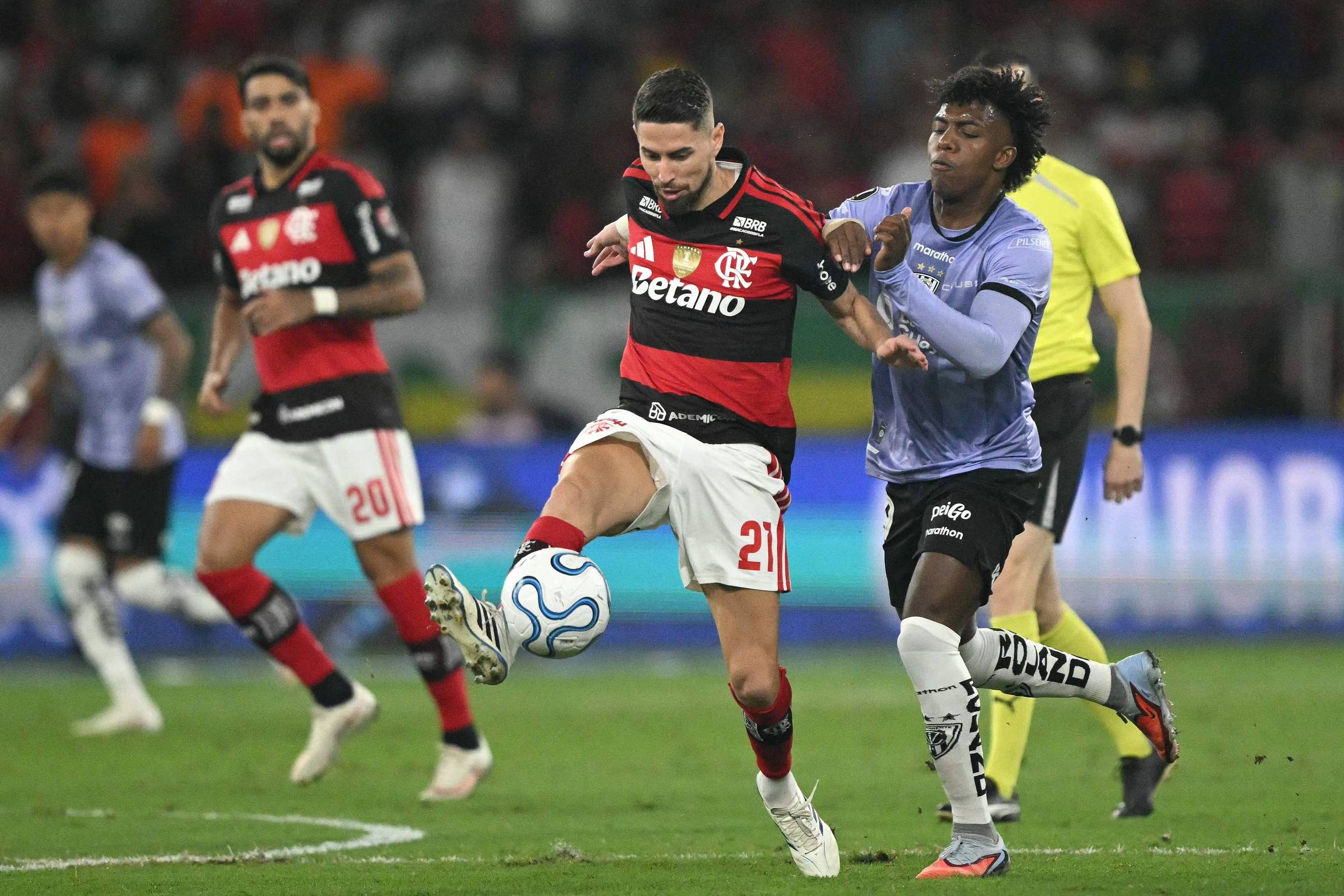 Flamengo empata com o Del Valle no Maracanã e garante vaga na semifinal da Libertadores