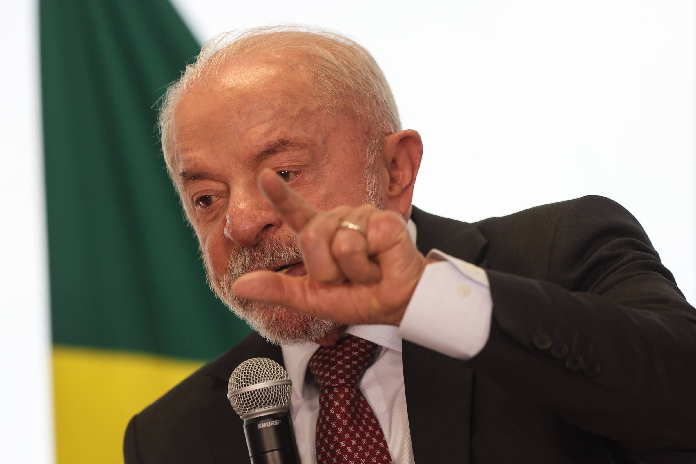 Lula afirma que crise no STF afeta reta final da eleição e atribui fraude do Banco Master a Bolsonaro