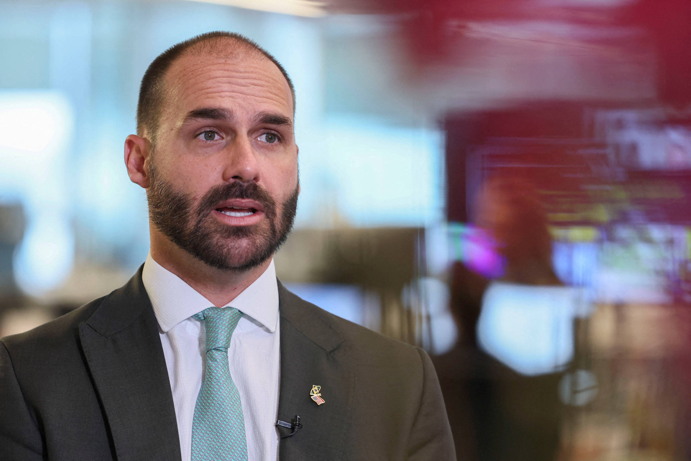 STF condena Eduardo Bolsonaro a 1 ano de prisão por difamação contra Tabata Amaral
