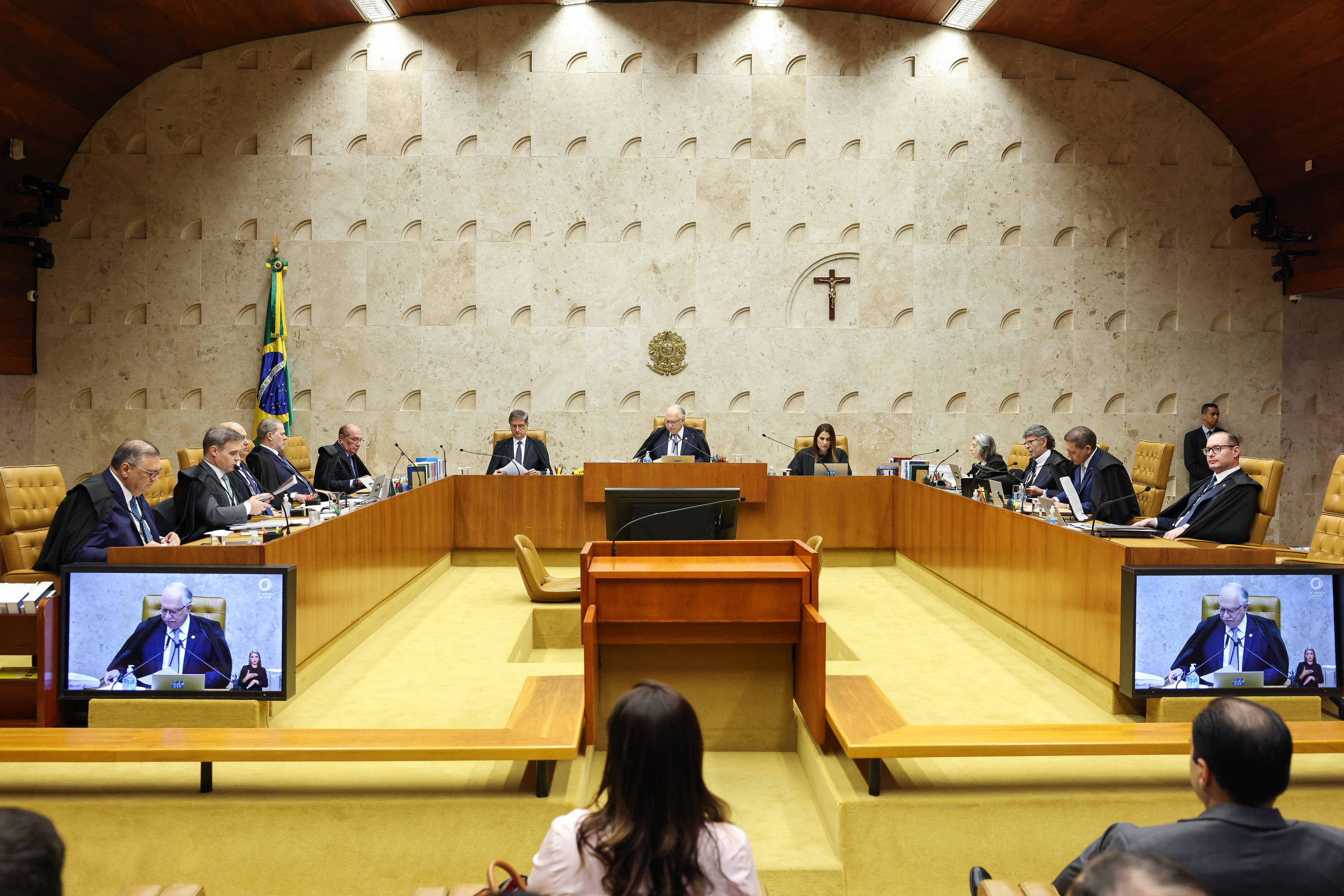 Brasil de instituições em ruína e mal-estar econômico facilita projetos autoritários
