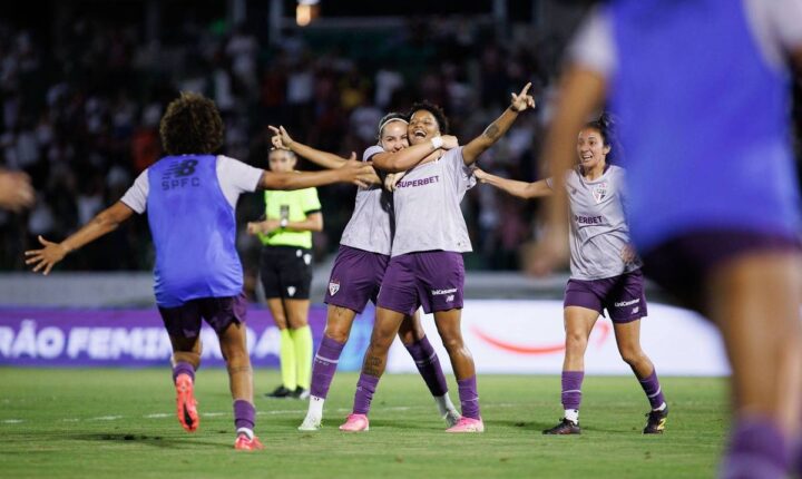 São Paulo vence o Flamengo novamente e garante vaga na final do Campeonato Brasileiro Feminino