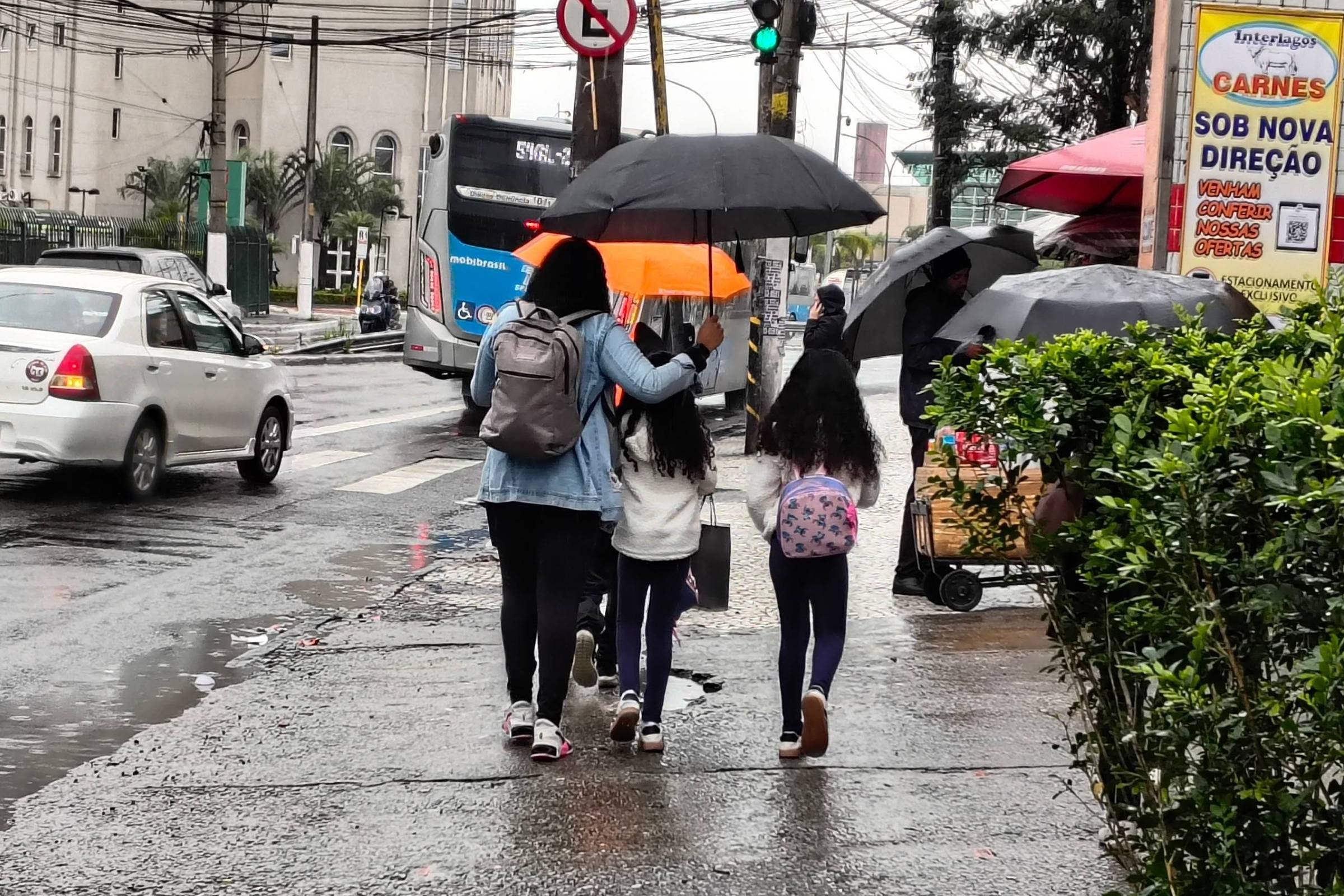 Semana em São Paulo deve registrar calor intenso, chuvas fortes e queda brusca de temperatura