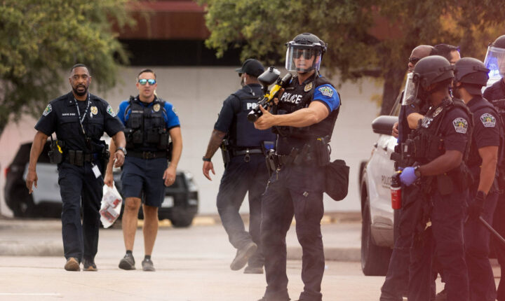 Agente do ICE atira e fere homem em Austin, nos EUA, dizem autoridades locais