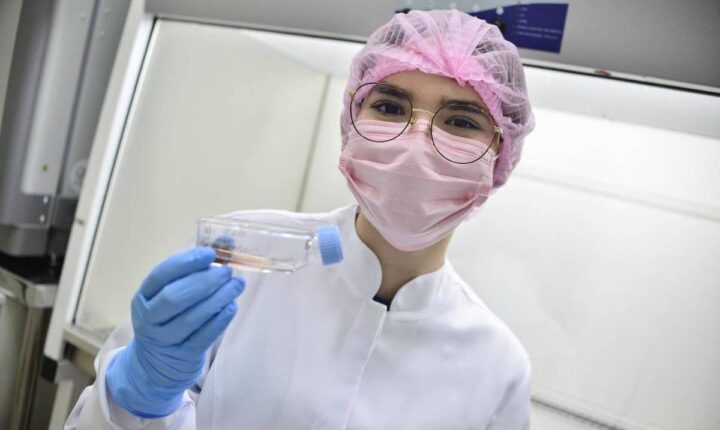 Aluna de Manaus que fez projeto sobre câncer na adolescência inicia graduação em Columbia