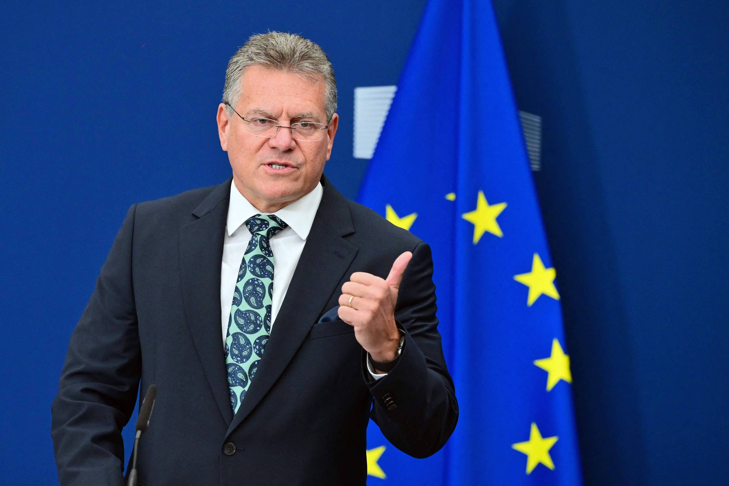 União Europeia e Filipinas anunciam acordo inicial de livre comércio enquanto Canadá avança em negociações asiáticas