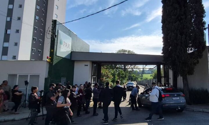 Corpo de Rick, da dupla com Renner, começa a ser velado em Sorocaba, em São Paulo