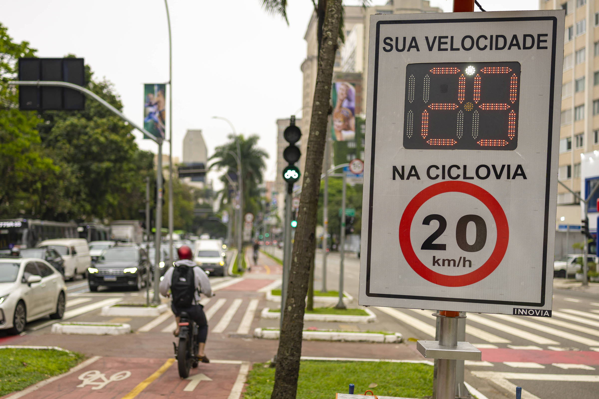 Ciclovia da Faria Lima ganha radar de velocidade em meio a disputa entre bikes, autopropelidos e motos