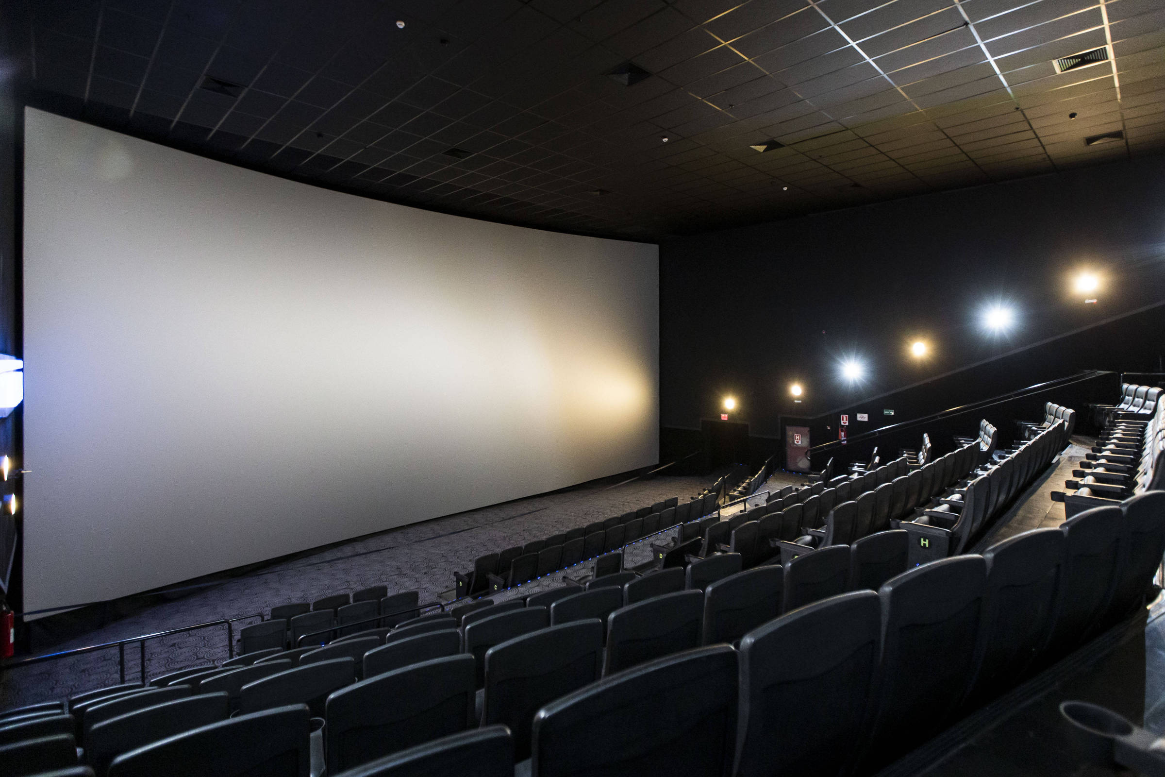 Salas com supertela e alta potência sonora se transformam em chamariz para cinemas de SP
