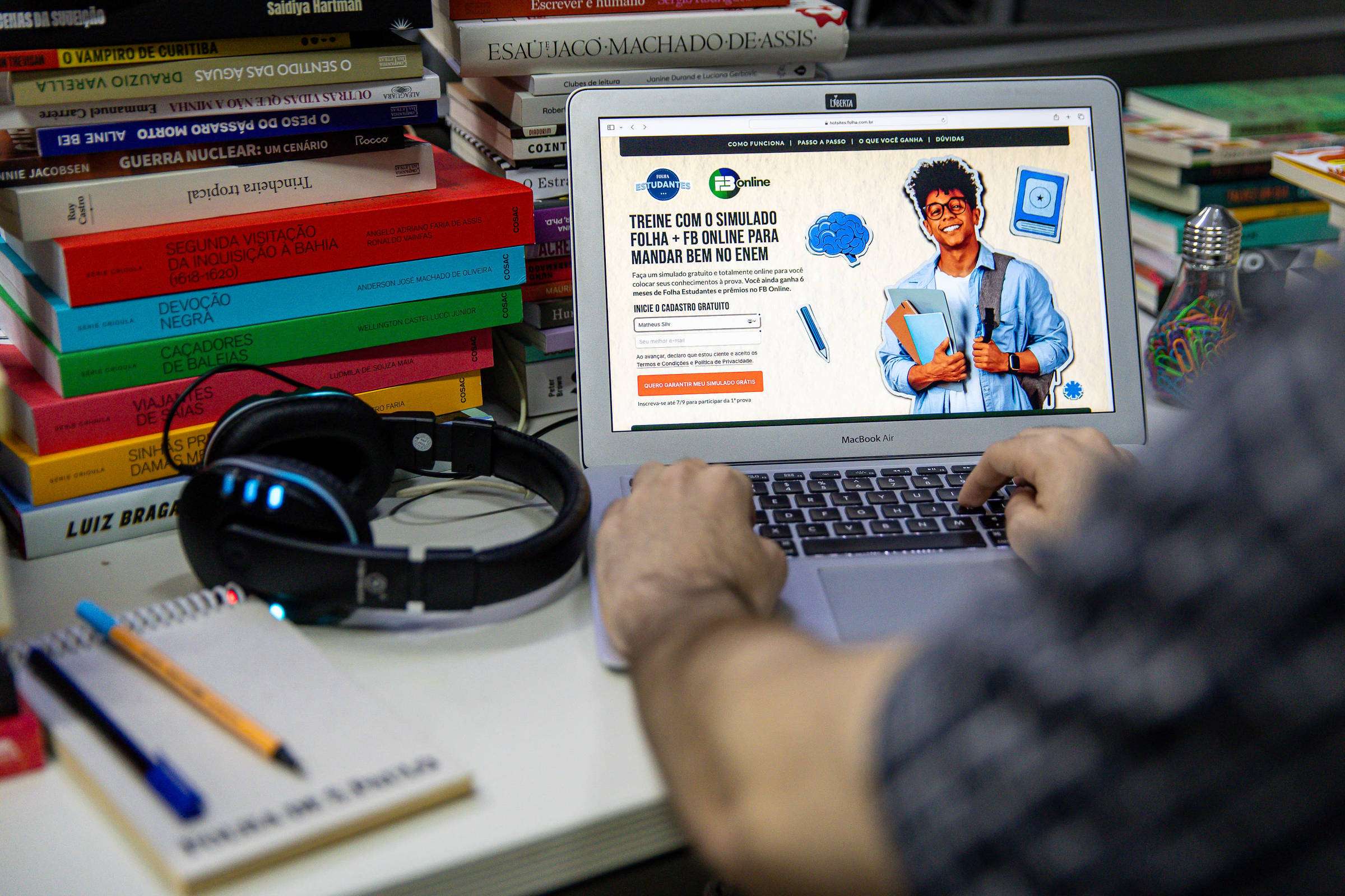Folha e Farias Brito lançam série de simulados gratuitos com foco na Unicamp