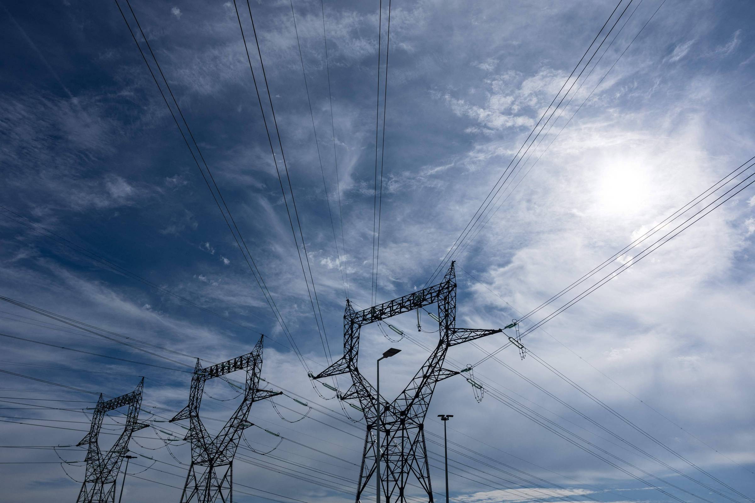Empreendedor sueco aposta em microrredes elétricas para evitar apagões e suprir alta demanda