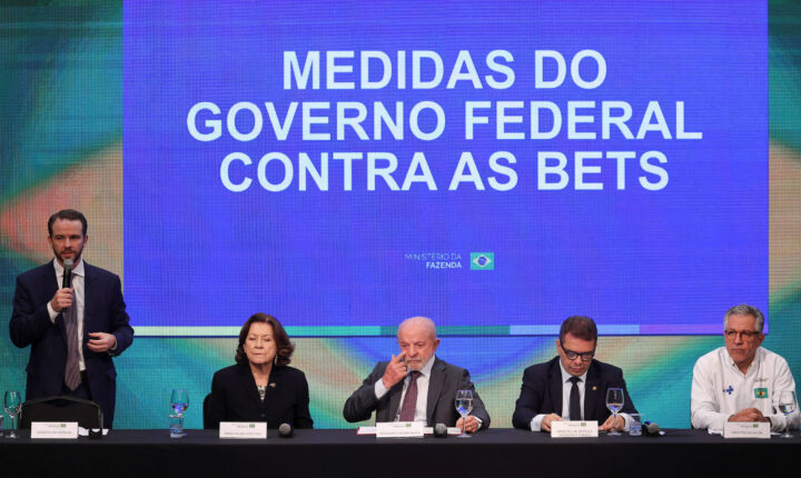 Governo federal articula reunião com clubes de futebol para debater os impactos do veto total às bets