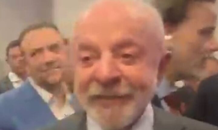 Lula se reúne com empresários e ministros em sala VIP antes de evento em São Paulo