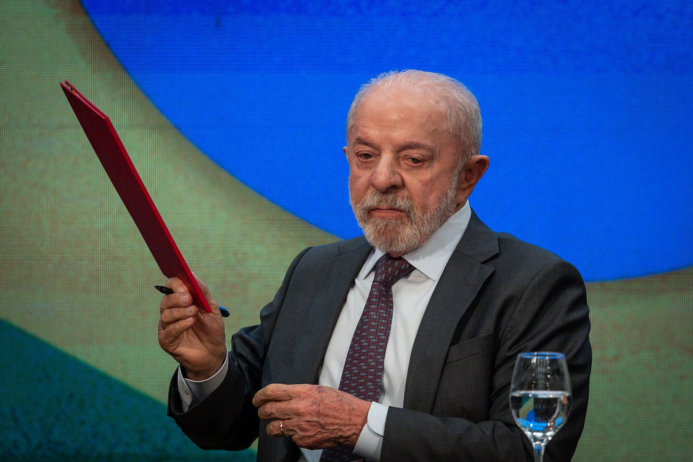 AGU inclui menção a cigarro em ação judicial contra empresas de apostas esportivas