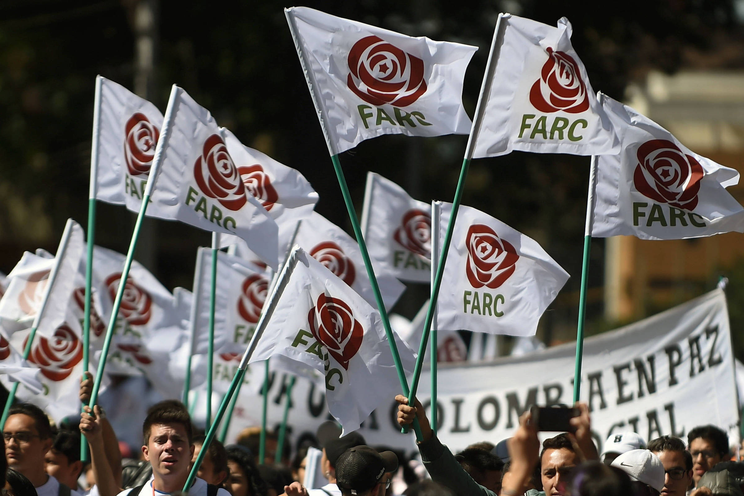 Acordo de Paz não transformou Farc em força política, mas abriu portas para esquerda na Colômbia
