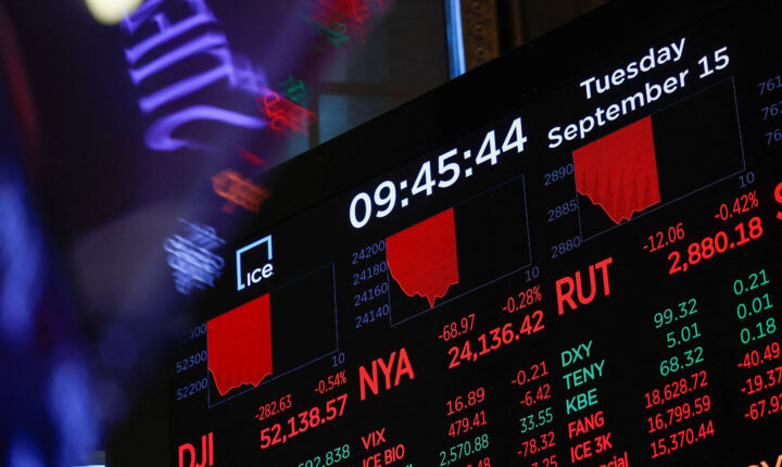 Investimento estrangeiro em ações dos EUA atinge patamar recorde com enfraquecimento do mercado de dívida