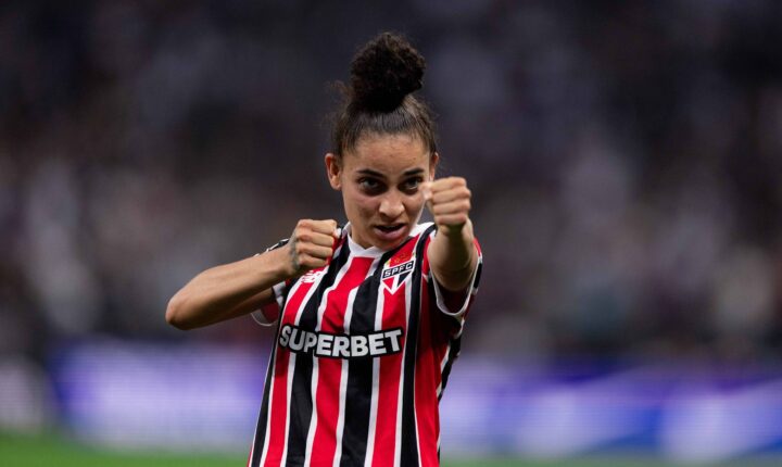 São Paulo vence o Corinthians em Itaquera e sai na frente na final do Brasileiro Feminino