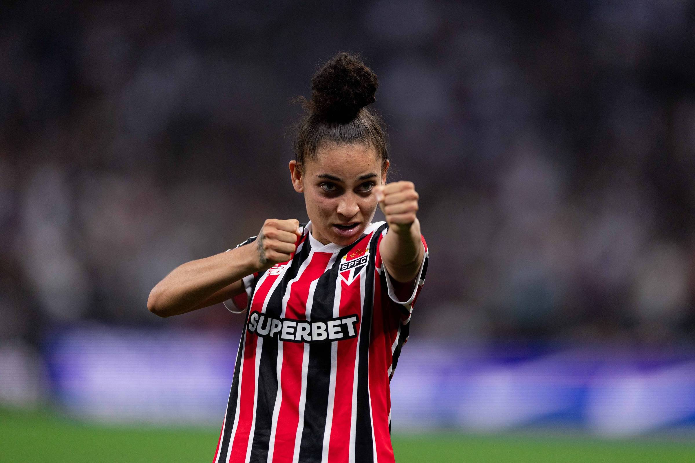 São Paulo vence o Corinthians em Itaquera e sai na frente na final do Brasileiro Feminino