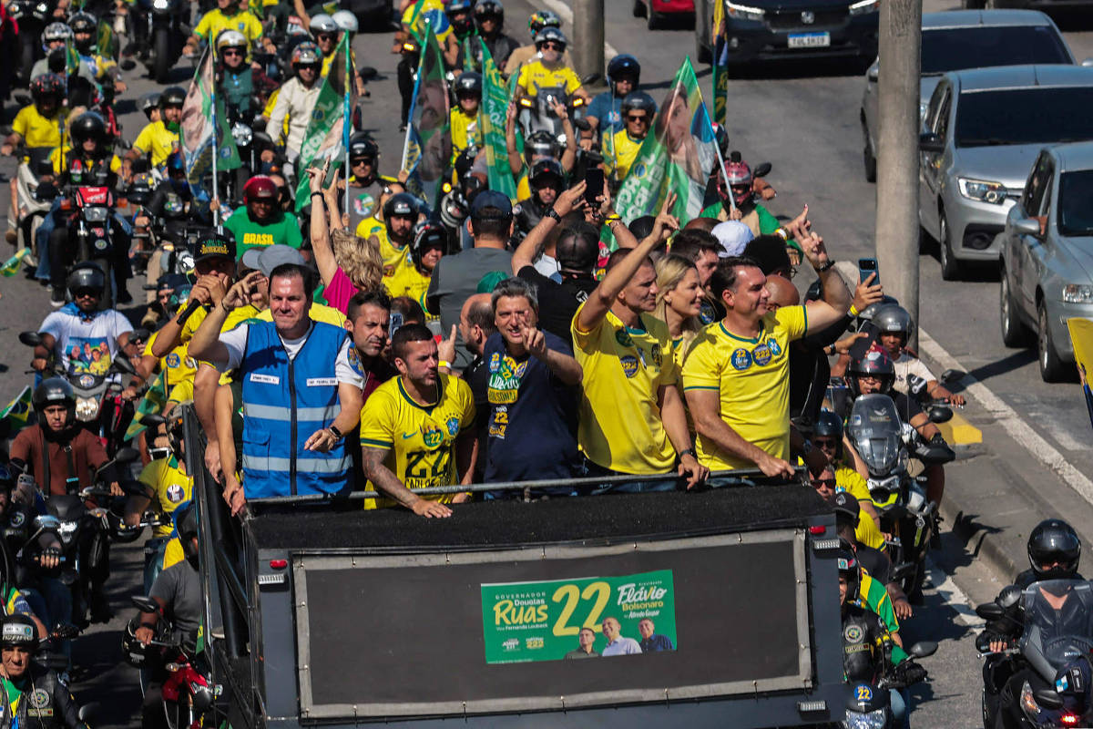 Flávio Bolsonaro chama Lula de ‘pai do Tigrinho’ após edição de MP que proíbe bets