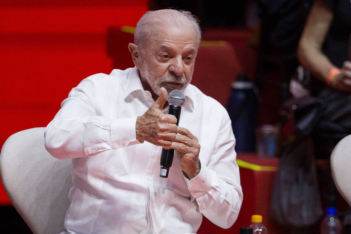 Lula comenta polêmica envolvendo Flávio Bolsonaro e Nossa Senhora Aparecida