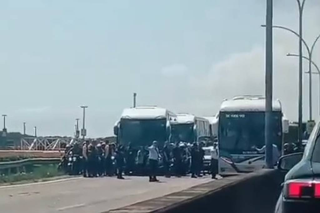 Chefe do tráfico no Complexo de Israel ordenou ataque a ônibus escolares no Rio, diz polícia