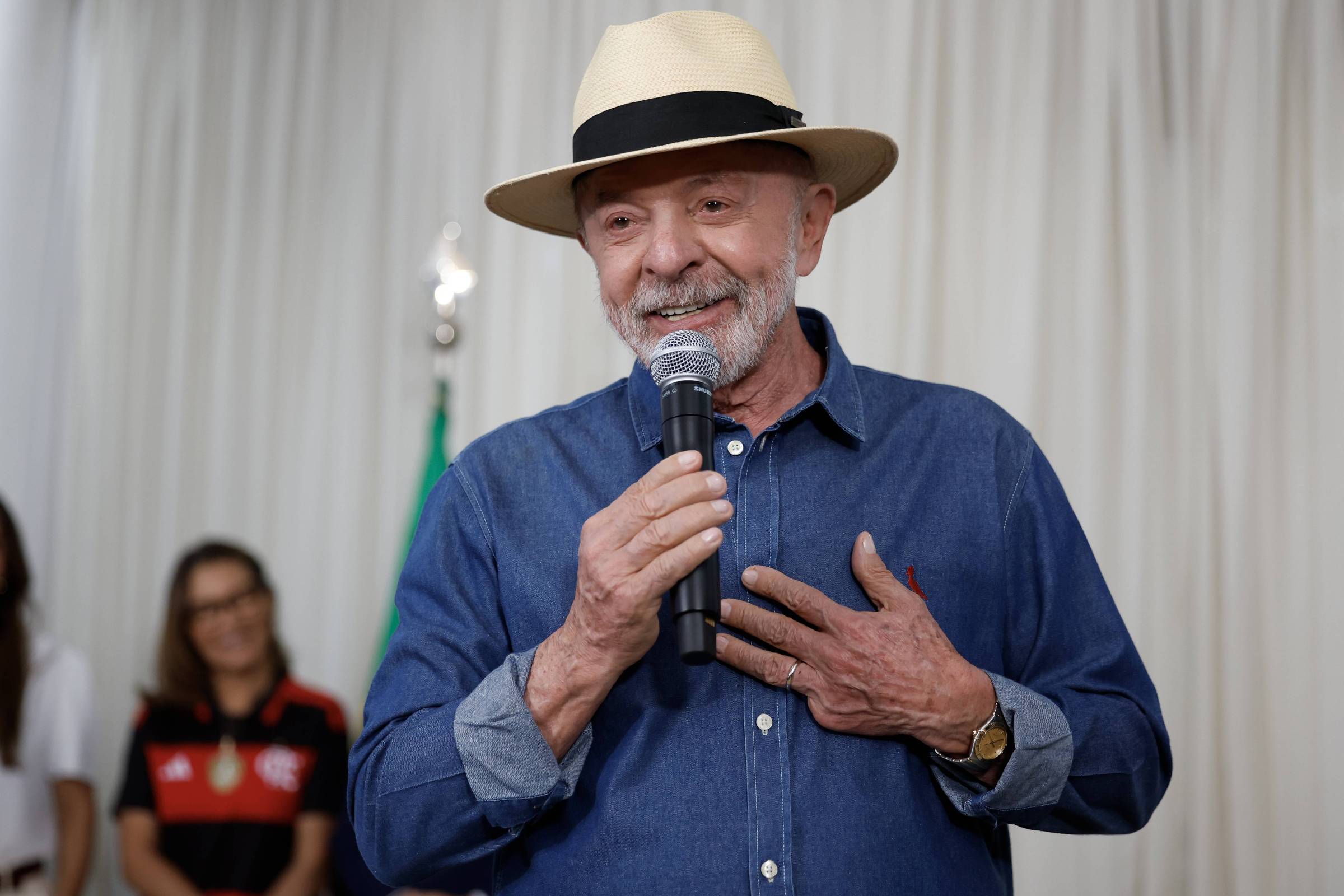 Análise aponta medidas eleitoreiras do governo e cenário da disputa presidencial