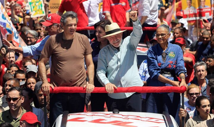 Campanha de Lula aposta em tom emocional com trilha de Caetano na reta final