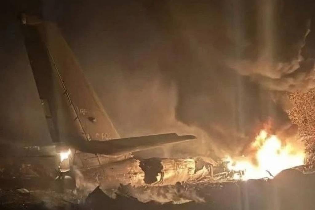 Queda de bombardeiro nuclear na Rússia deixa ao menos seis mortos na Sibéria