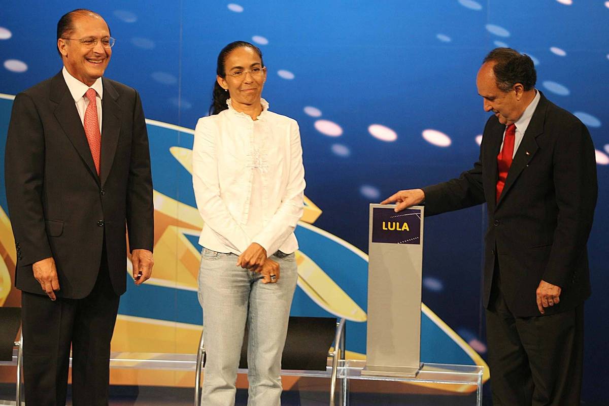 Ausência de Lula em debate da Globo em 2006 é lembrada por aliados como um erro estratégico