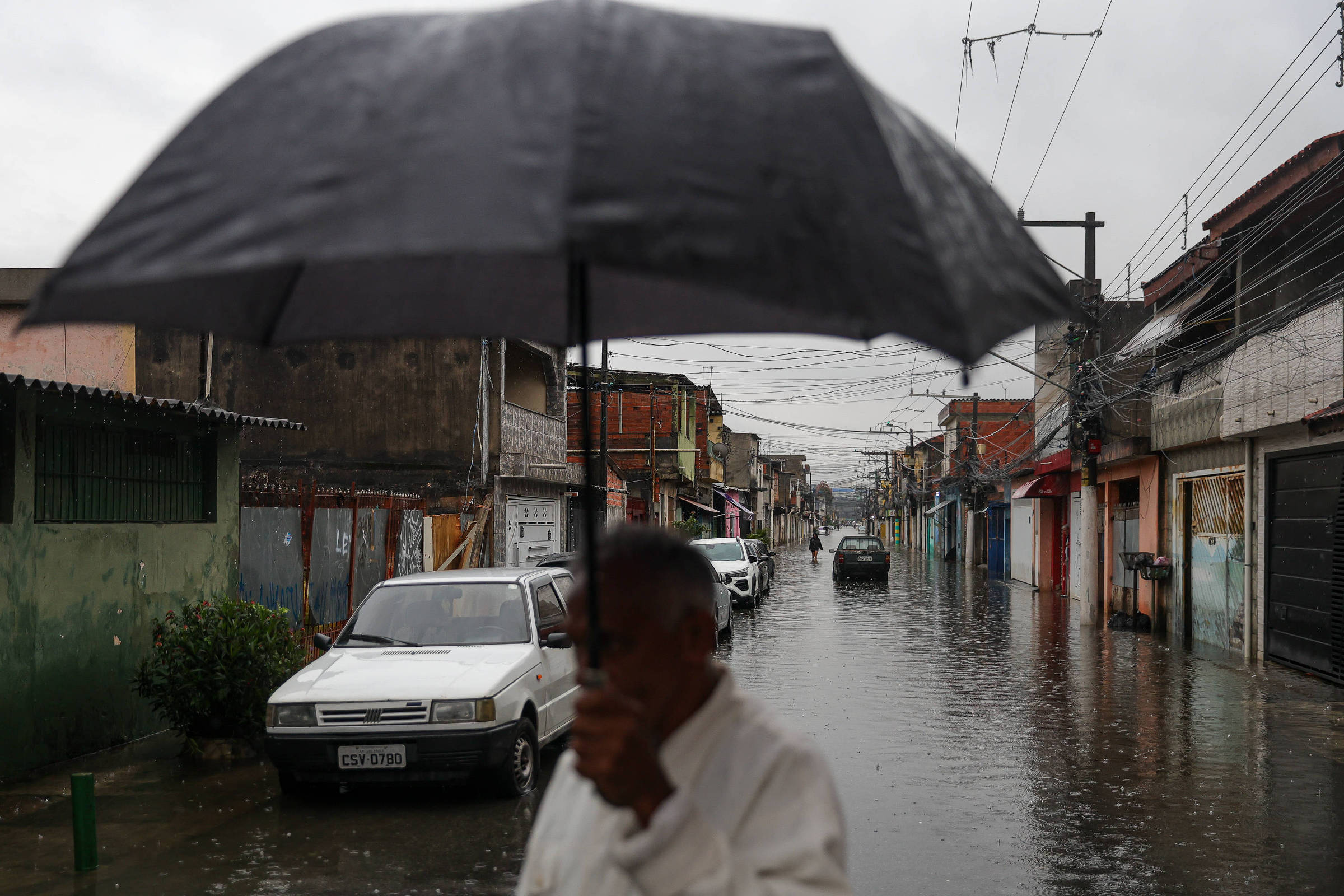 São Paulo enfrenta alerta de perigo para tempestades e calor de até 33°C nesta quarta-feira