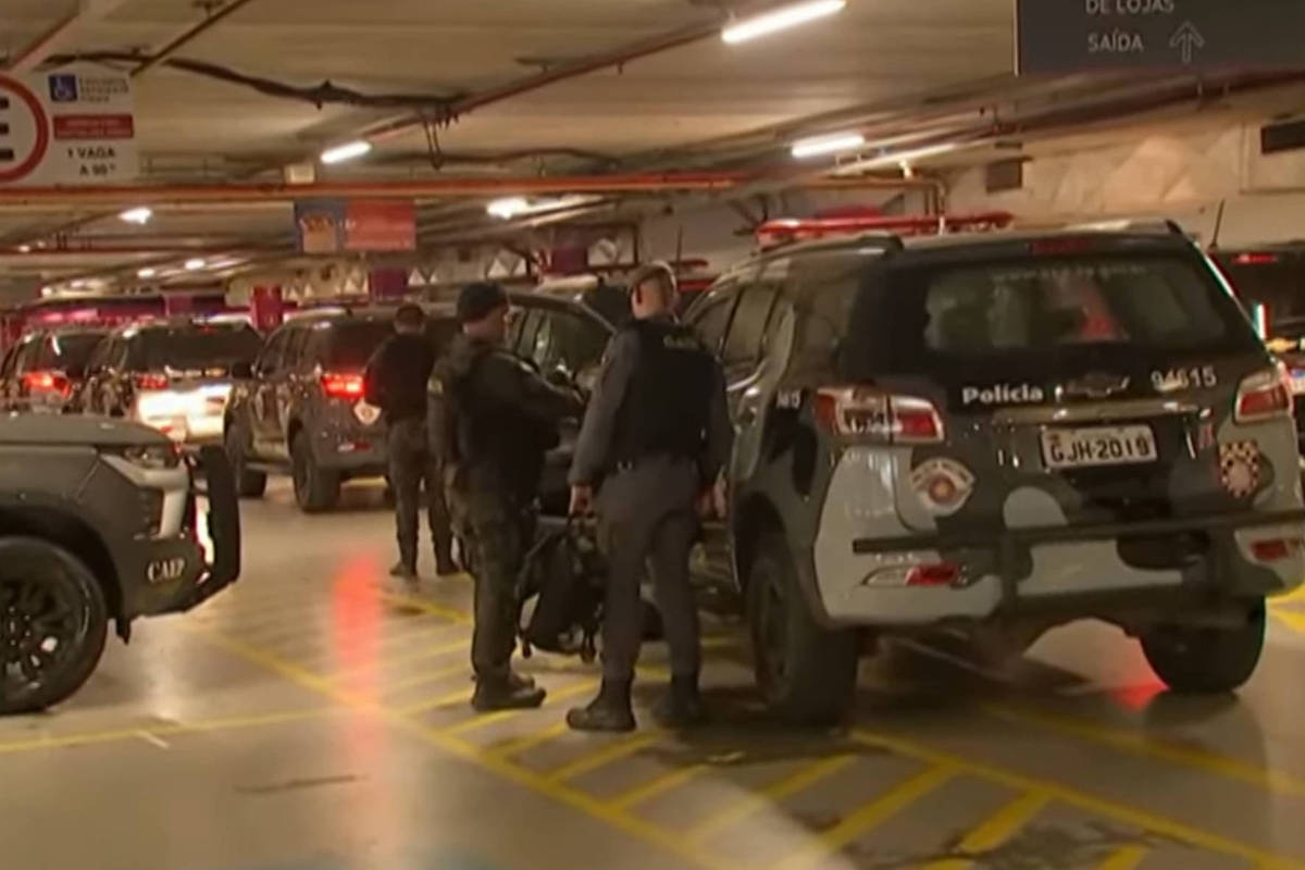 Homem armado faz atendente de farmácia refém em hipermercado na zona sul de SP