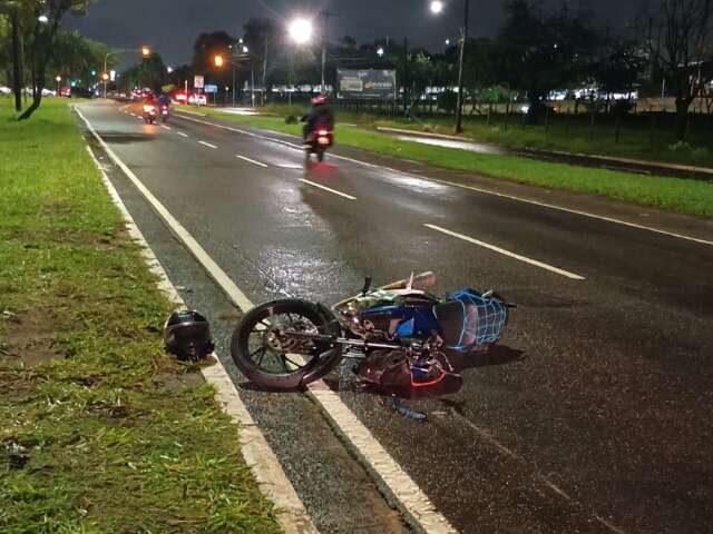 Pedestre é atropelado por moto e perde parte da perna na Gury Marques