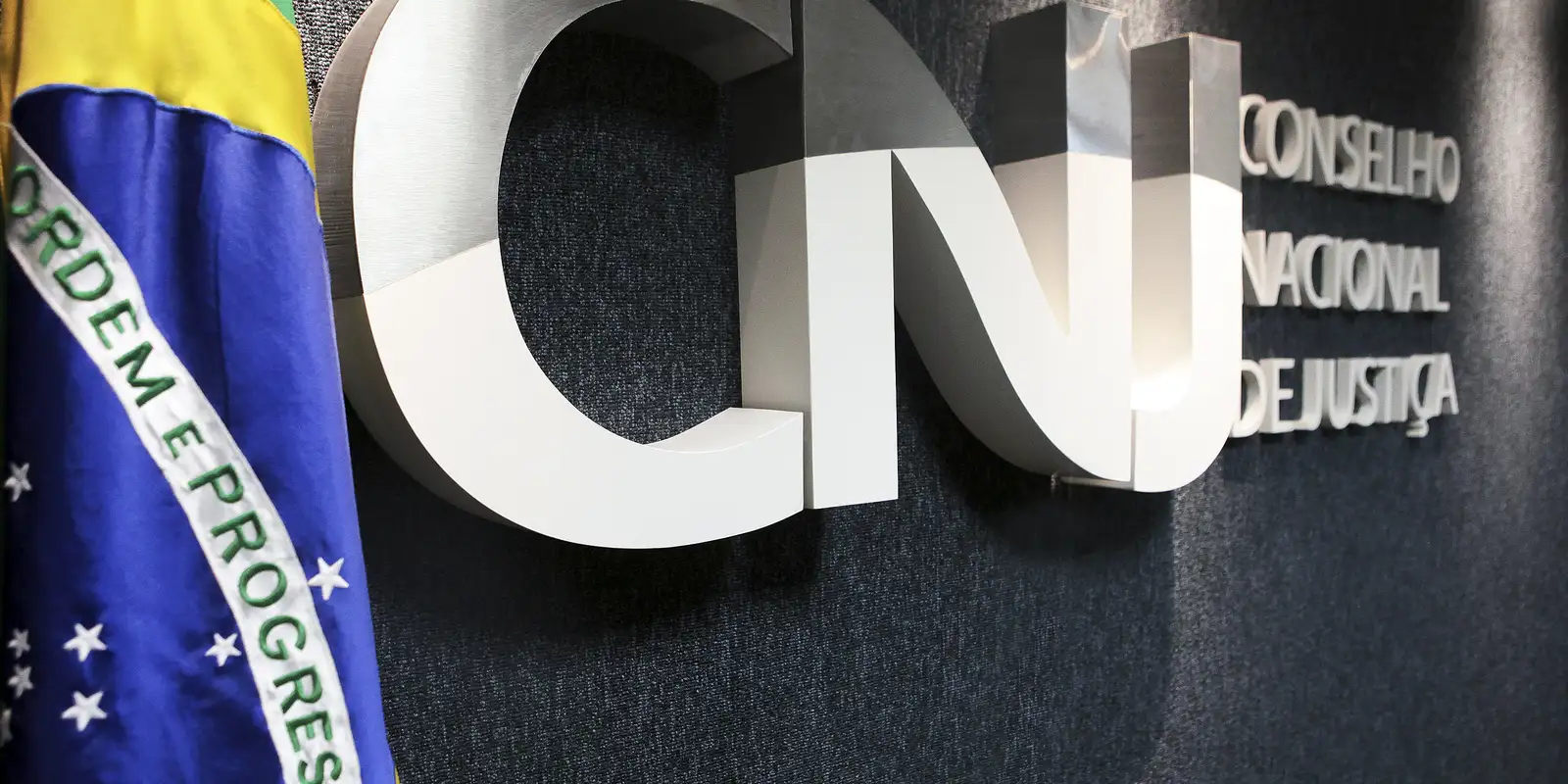 CNJ realiza operação em gabinete de desembargador associado a Nunes Marques
