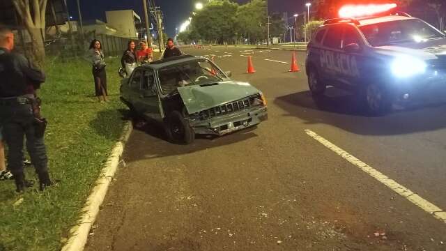 Motorista de Chevette bate em Audi após fazer “zerinho” na Afonso Pena em Campo Grande