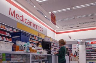 Mudanças na emissão e no controle de receitas médicas entram em vigor no país