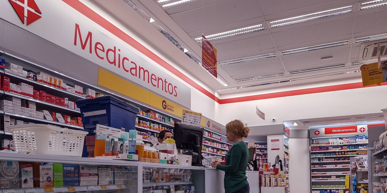 Mudanças na emissão e no controle de receitas médicas entram em vigor no país