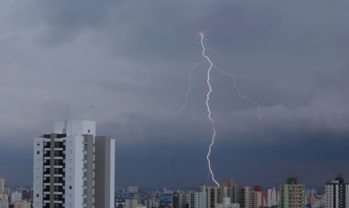 São Paulo decreta estado de atenção em virtude de precipitações contínuas
